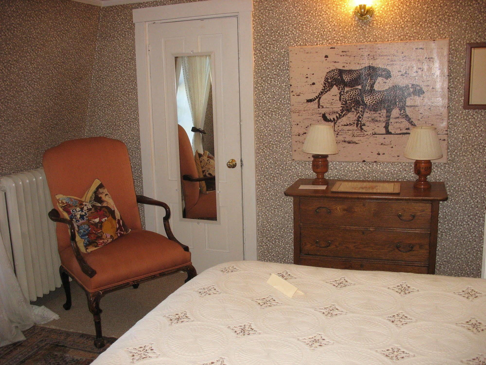 The 1720 House Bed & Breakfast Vineyard Haven Exterior photo