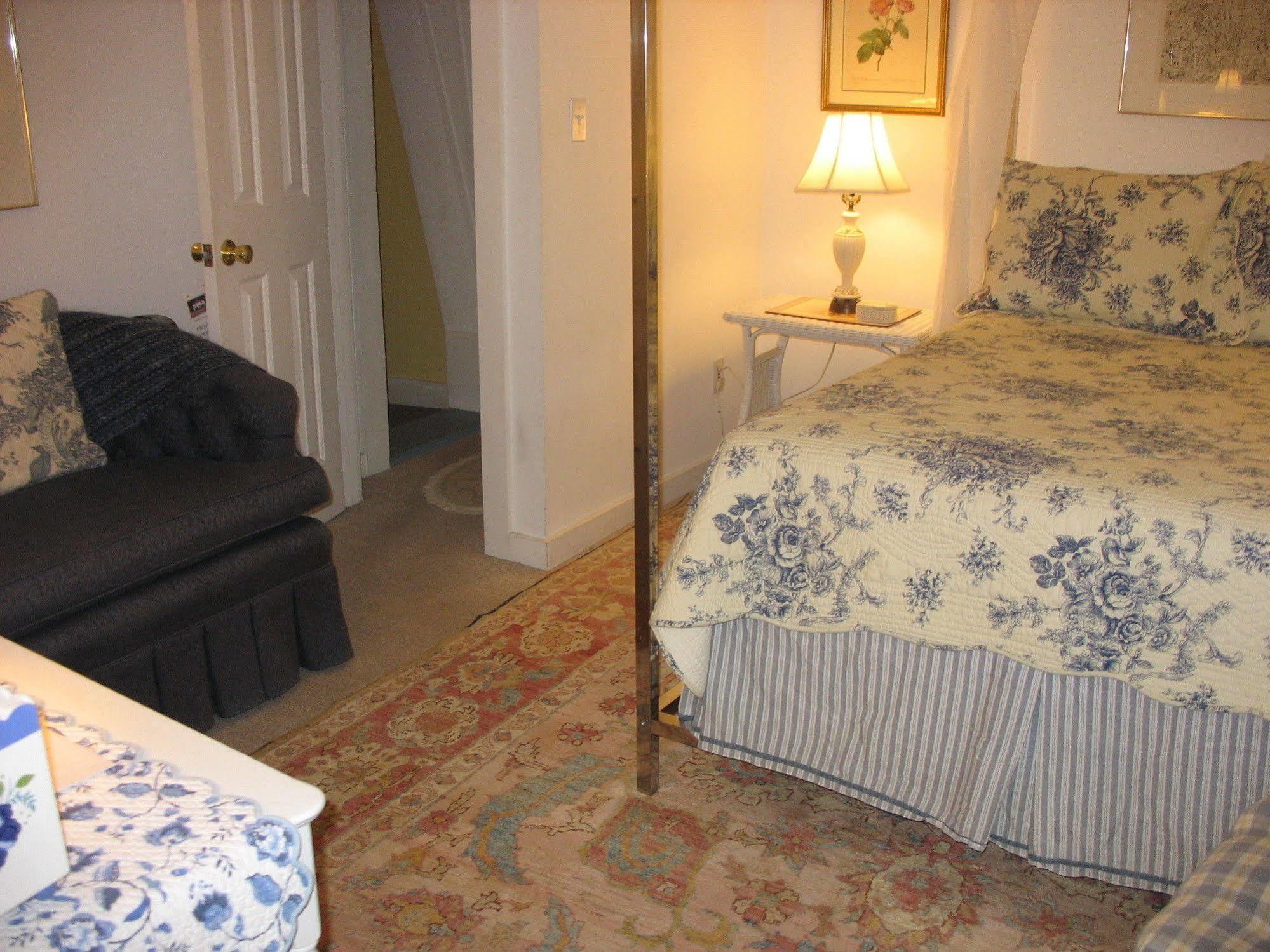 The 1720 House Bed & Breakfast Vineyard Haven Exterior photo
