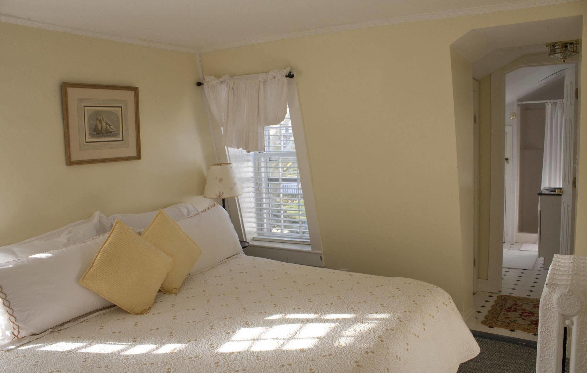 The 1720 House Bed & Breakfast Vineyard Haven Exterior photo