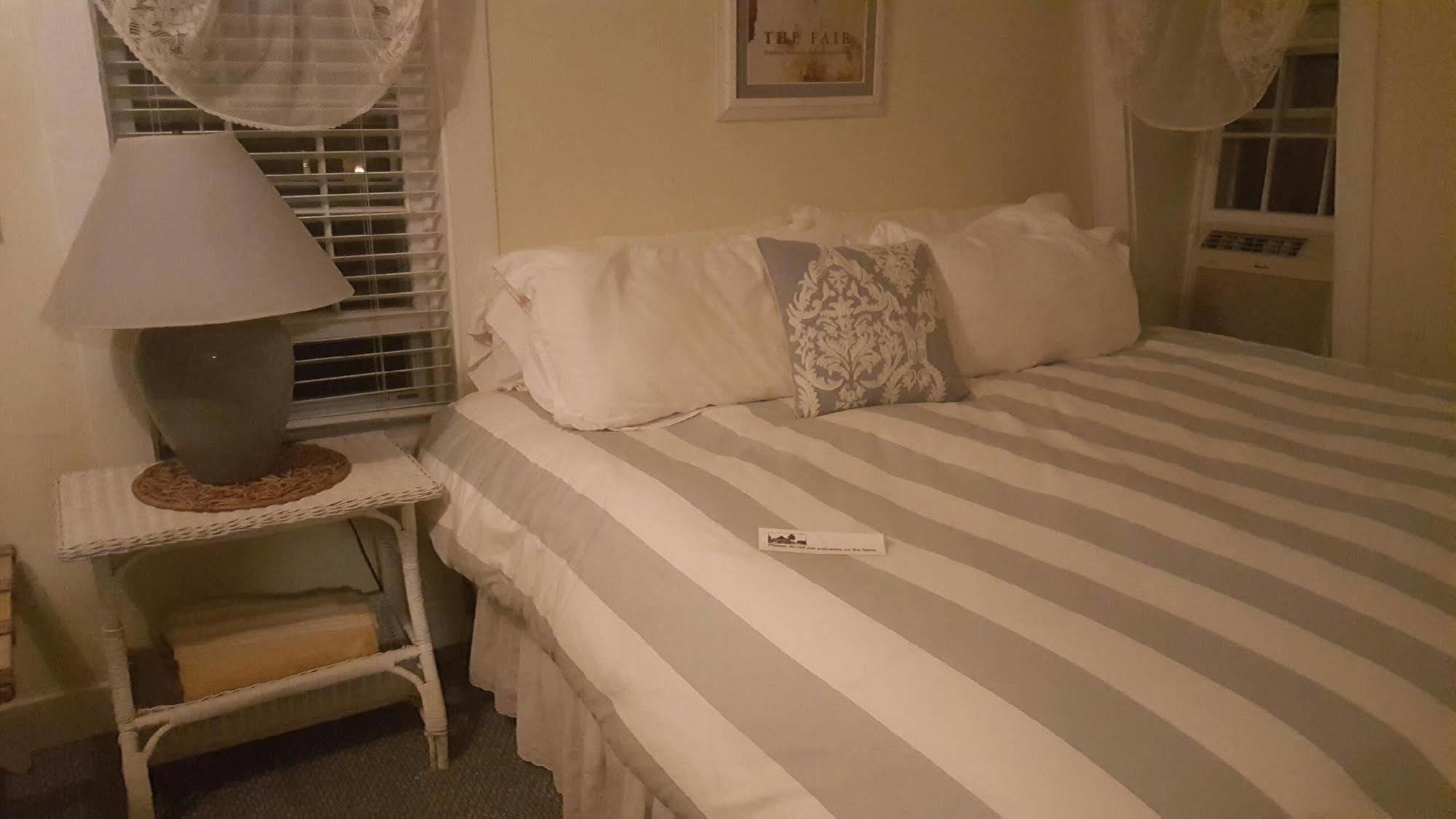 The 1720 House Bed & Breakfast Vineyard Haven Exterior photo