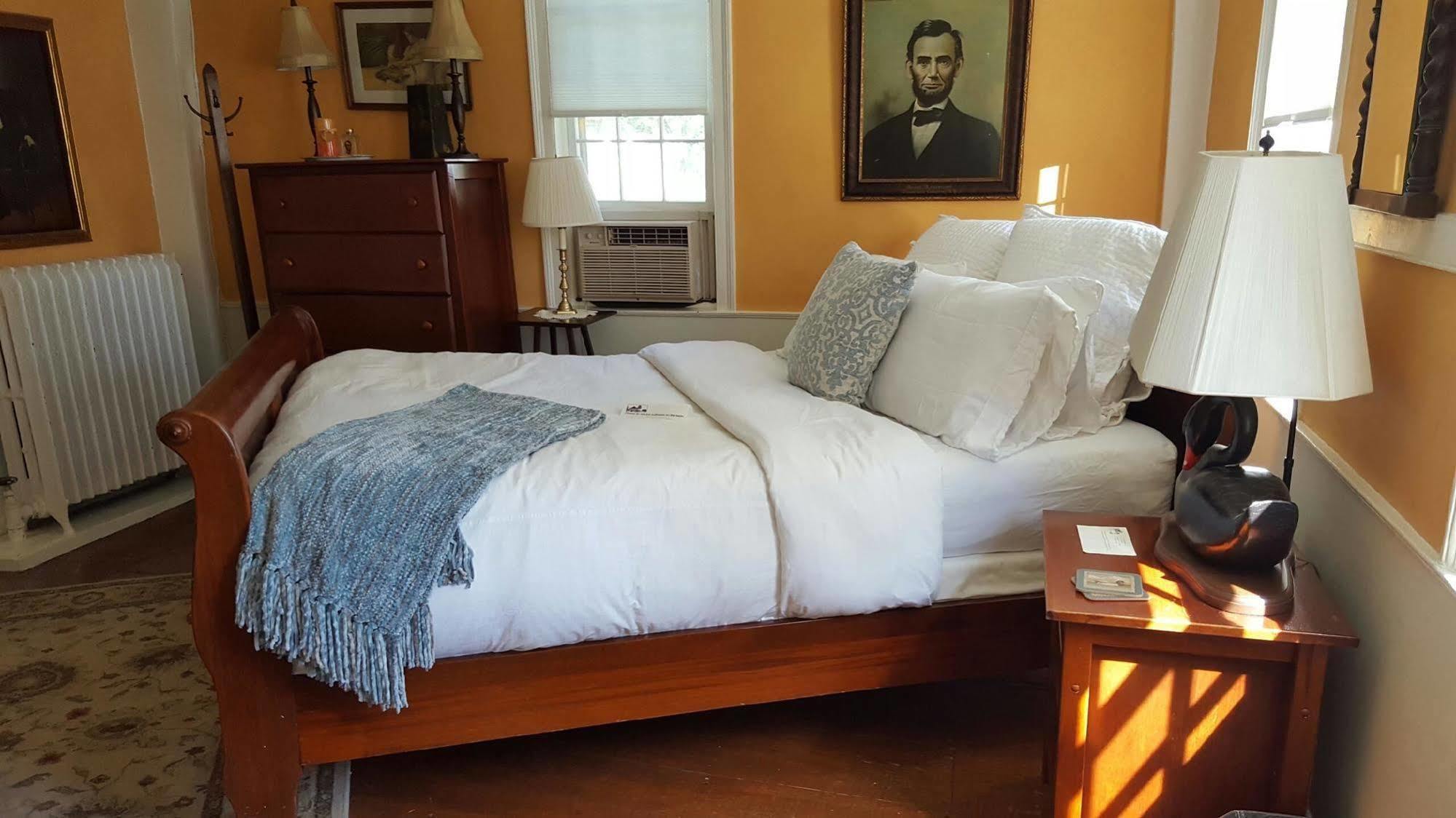 The 1720 House Bed & Breakfast Vineyard Haven Exterior photo